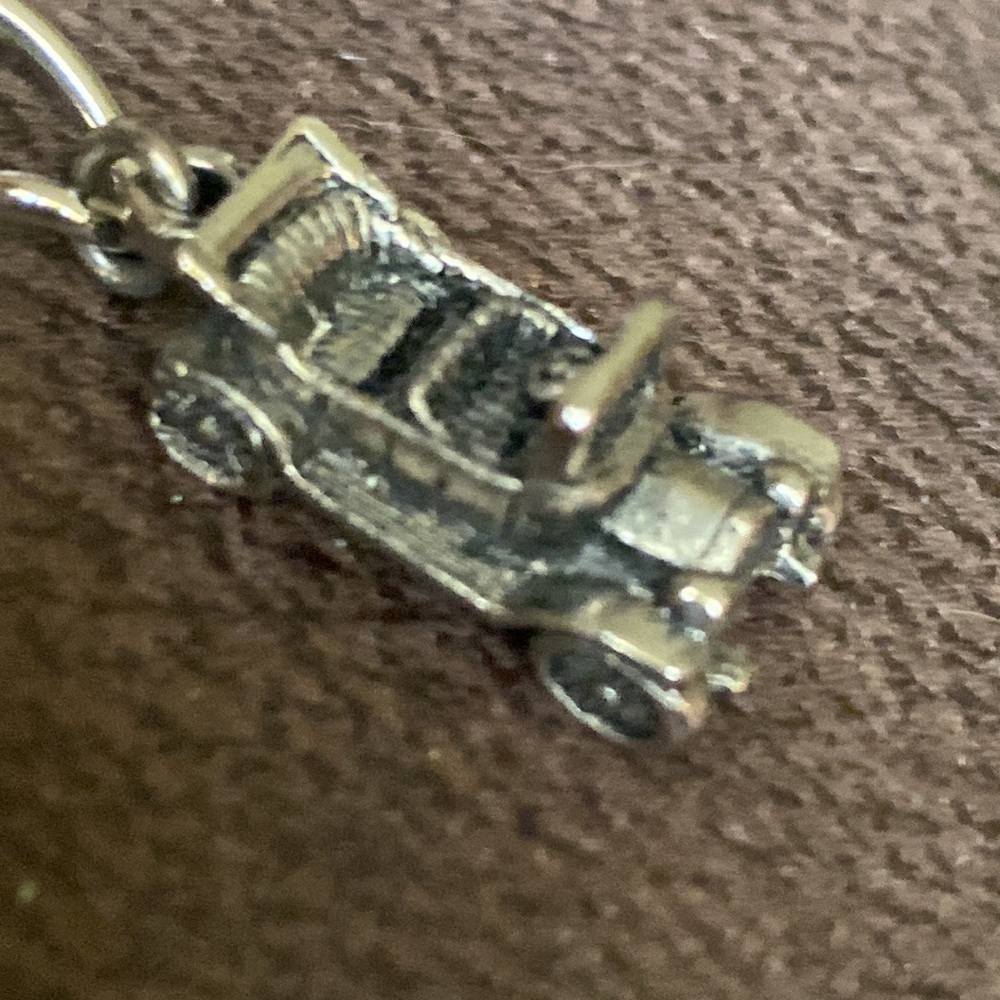 Car charm silver tone bracelet PM 506